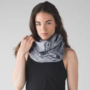 Lululemon vinyasa scarf (🧣 Braid )